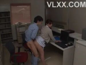 Ôi chúa ơi! Quan hệ với bạn thân của vợ trong phòng tắm khi cô ấy đang tắm! Liệu cô ấy có để ý không?